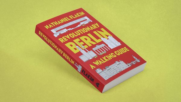 Walking in Berlin: a flaneur in the capital - Livros na  Brasil-  9781911344728